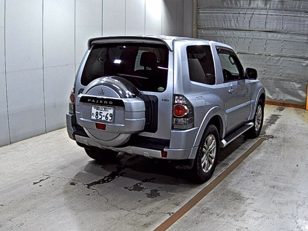 MITSUBISHI PAJERO