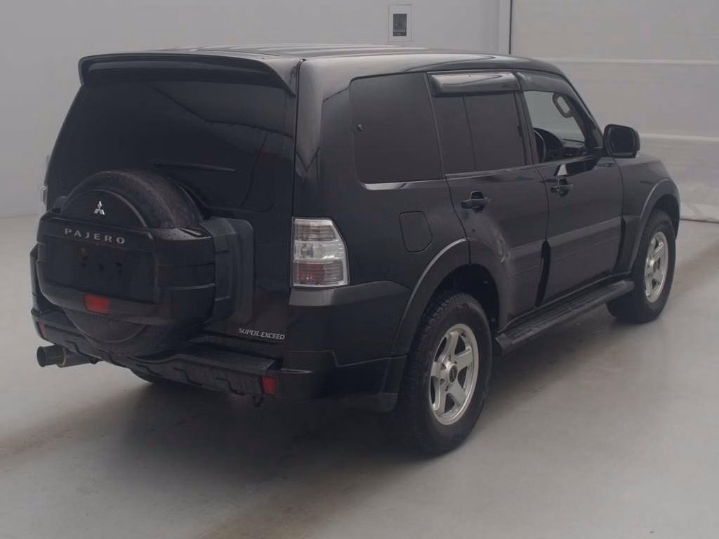 MITSUBISHI PAJERO