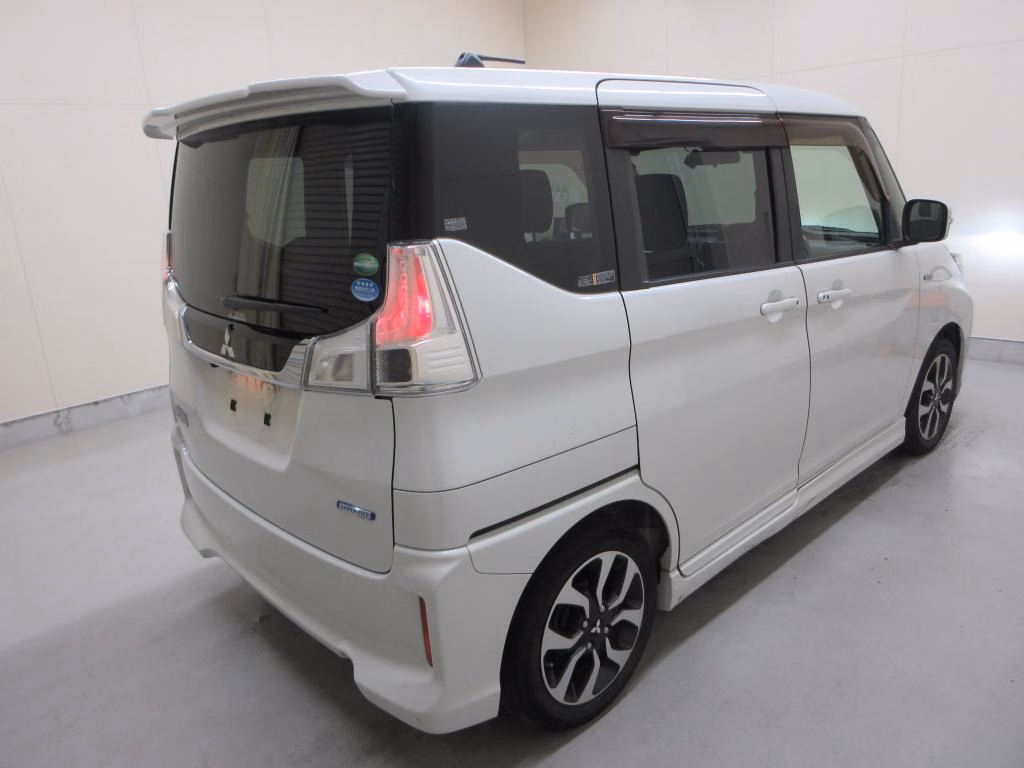 MITSUBISHI DELICA D:2