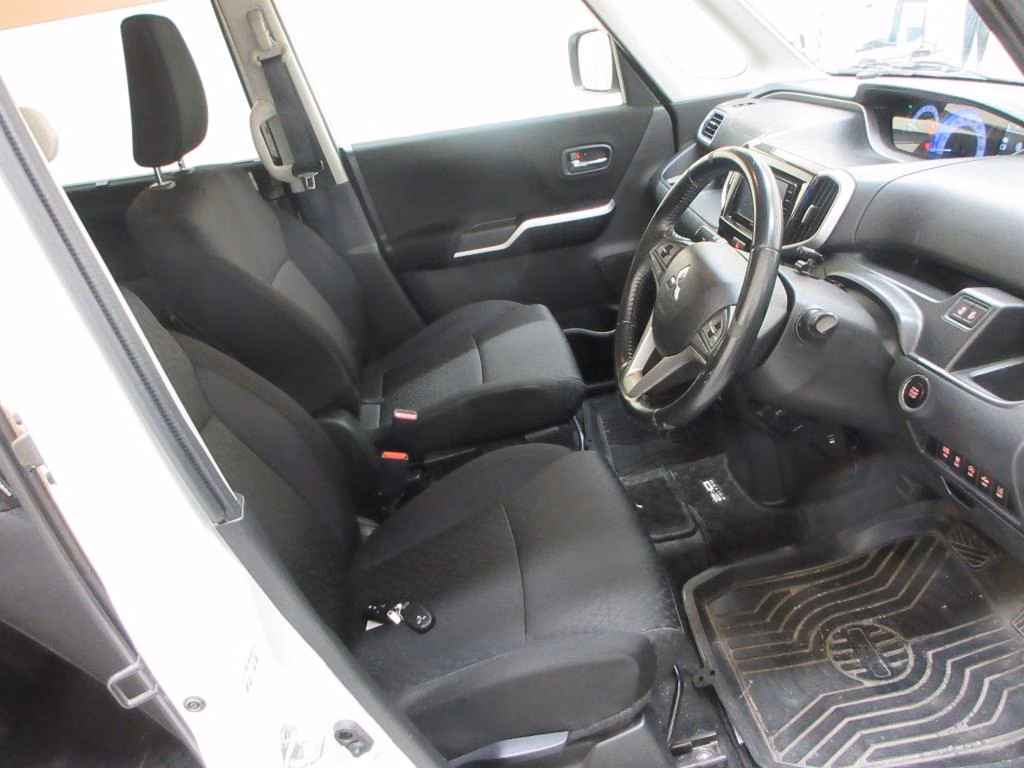 MITSUBISHI DELICA D:2