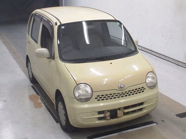 DAIHATSU MOVE LATTE