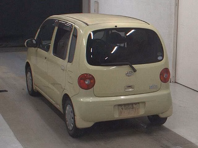 DAIHATSU MOVE LATTE