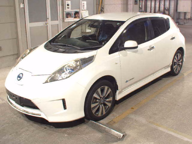NISSAN LEAF