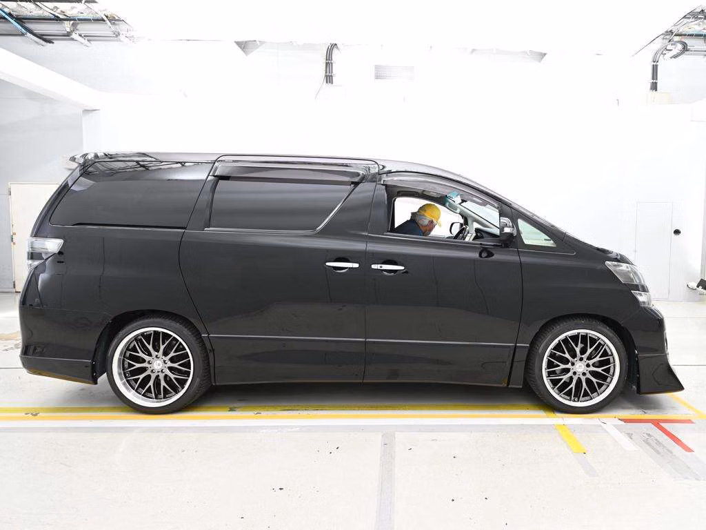 TOYOTA VELLFIRE