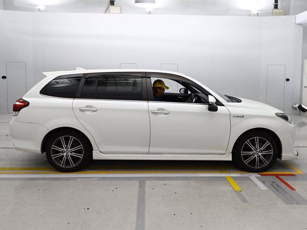 TOYOTA COROLLA FIELDER