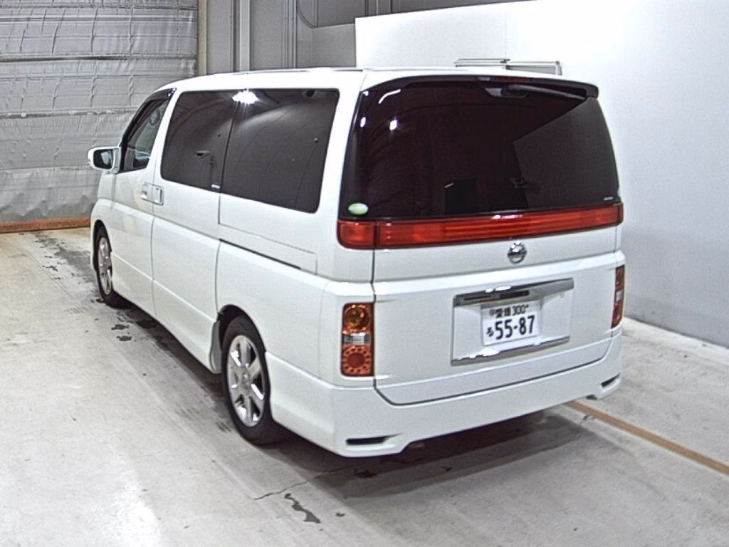 NISSAN ELGRAND