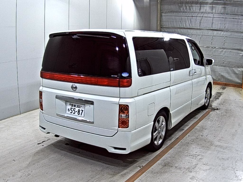 NISSAN ELGRAND