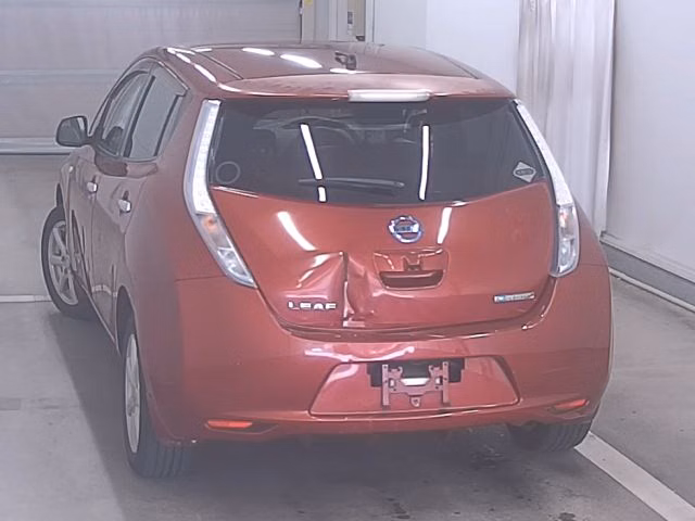 NISSAN LEAF