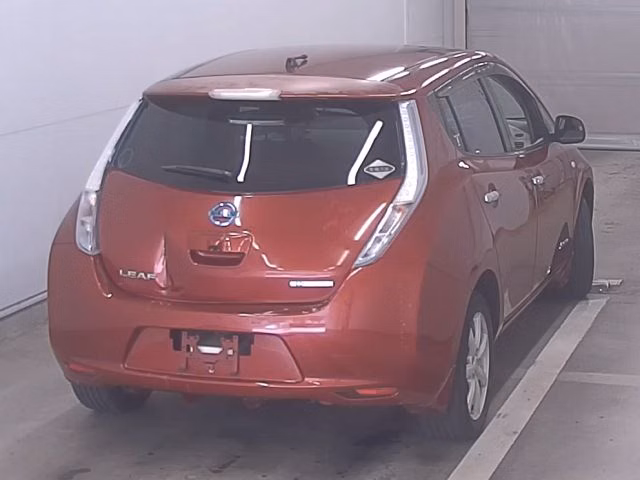NISSAN LEAF
