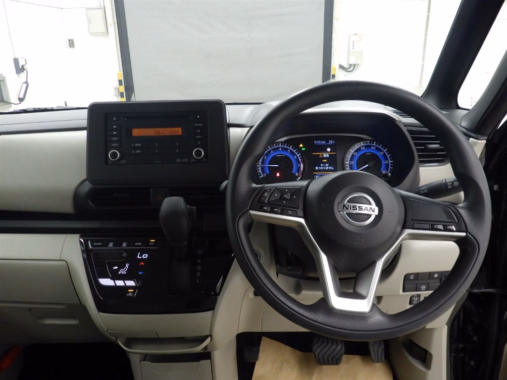 NISSAN ROOX