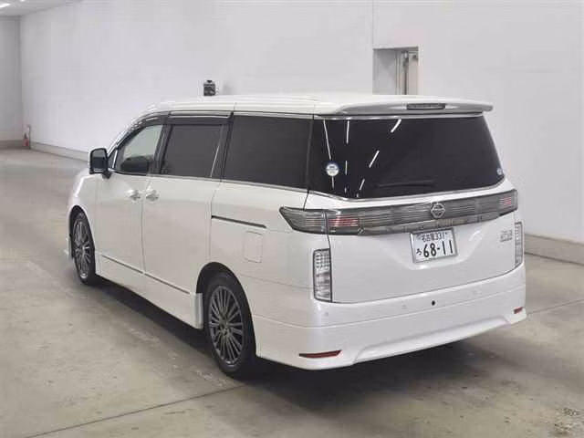 NISSAN ELGRAND