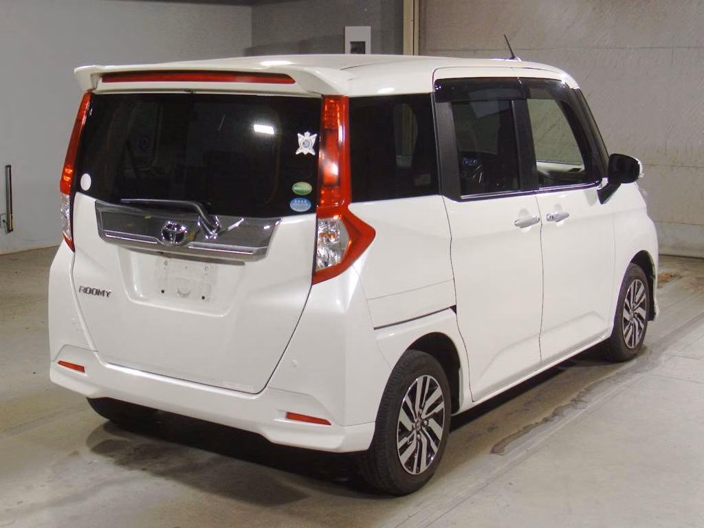 TOYOTA ROOMY