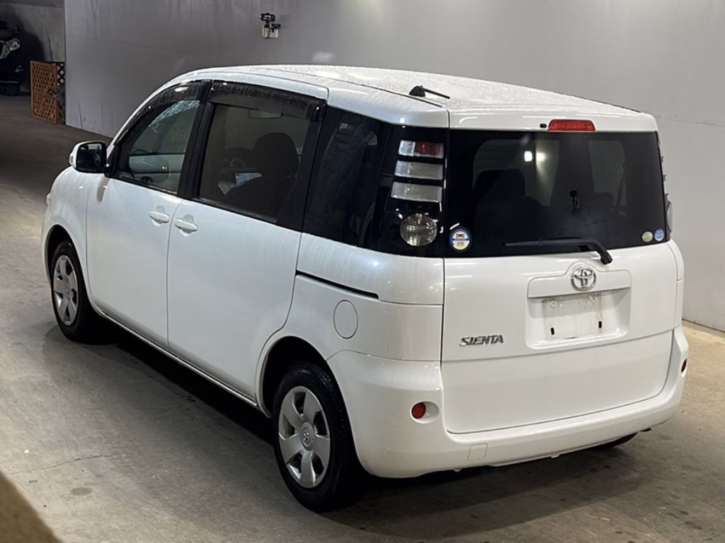TOYOTA SIENTA