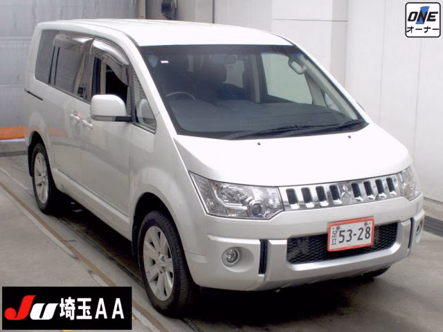 MITSUBISHI DELICA D:5