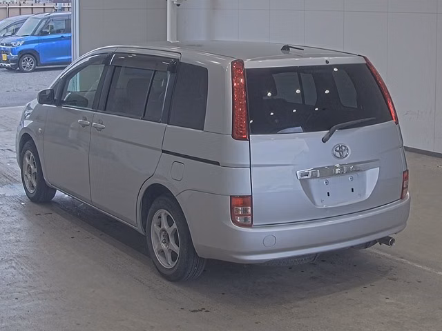 TOYOTA ISIS