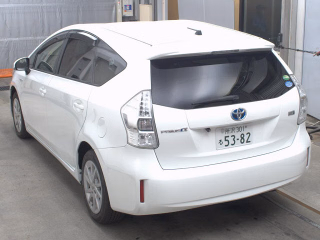 TOYOTA PRIUS ALPHA