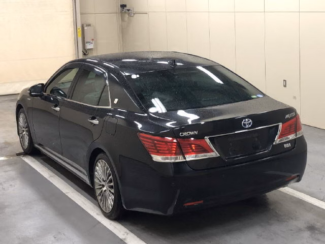 TOYOTA CROWN MAJESTA