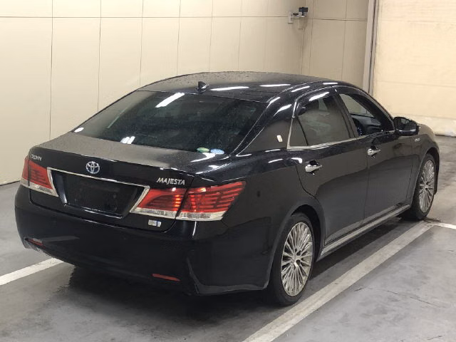 TOYOTA CROWN MAJESTA