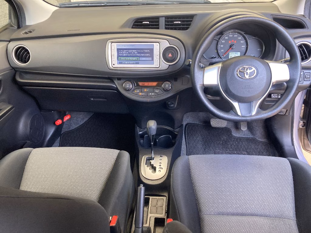 TOYOTA VITZ