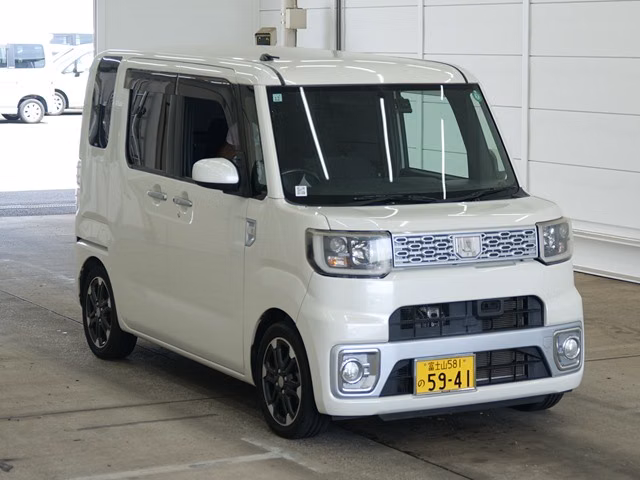 DAIHATSU WAKE