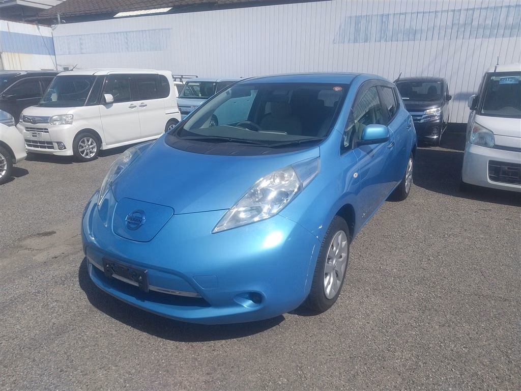 NISSAN LEAF