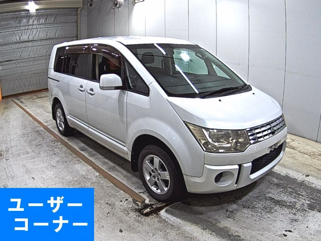 MITSUBISHI DELICA D:5