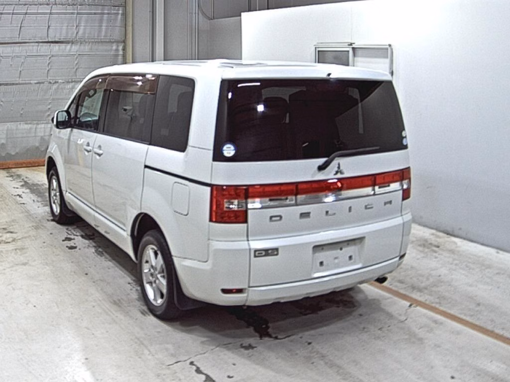 MITSUBISHI DELICA D:5