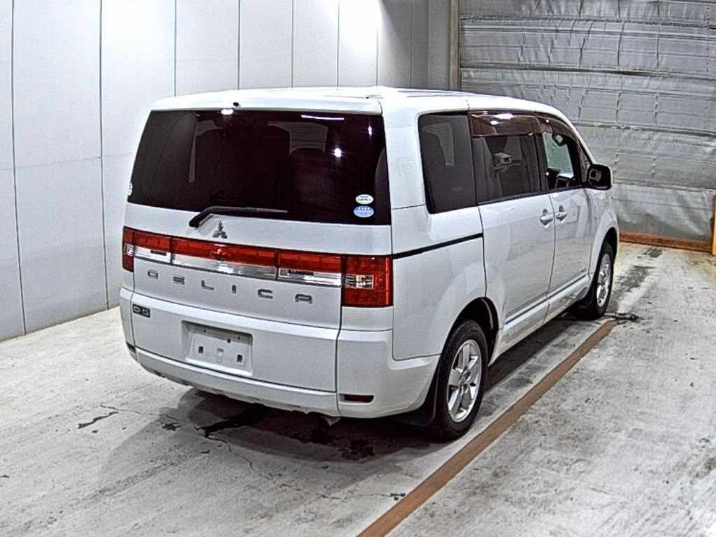 MITSUBISHI DELICA D:5