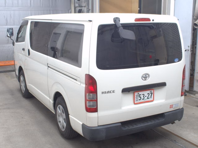 TOYOTA REGIUS ACE