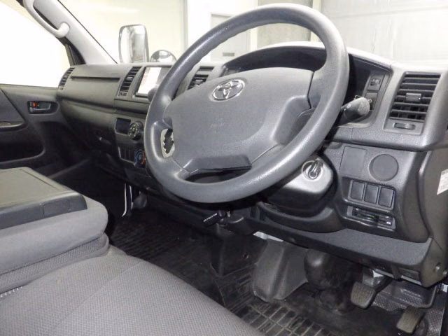 TOYOTA REGIUS ACE