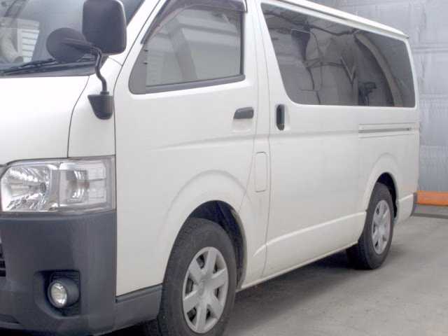 TOYOTA REGIUS ACE
