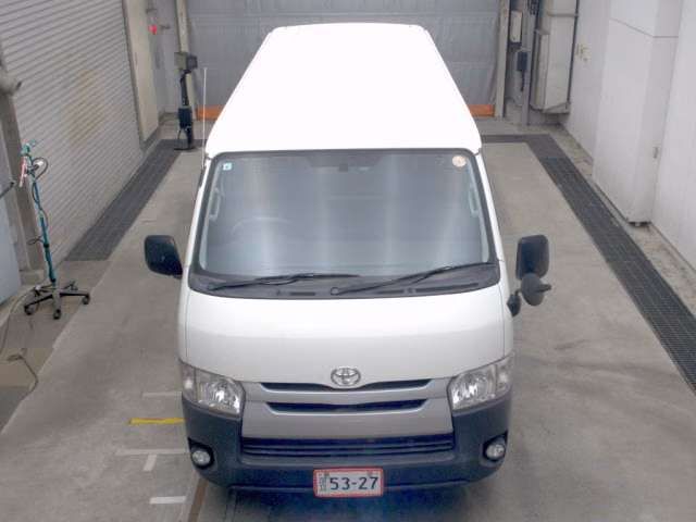 TOYOTA REGIUS ACE
