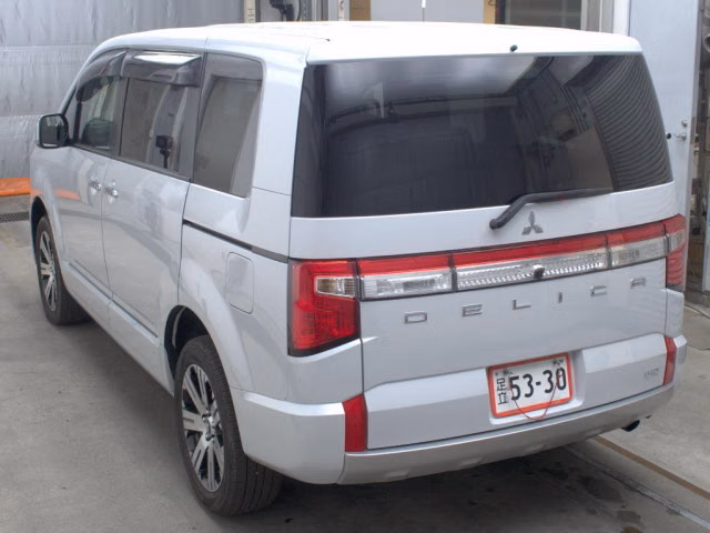 MITSUBISHI DELICA D:5
