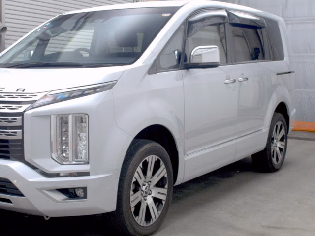 MITSUBISHI DELICA D:5