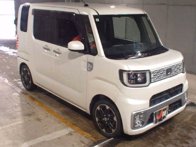DAIHATSU WAKE