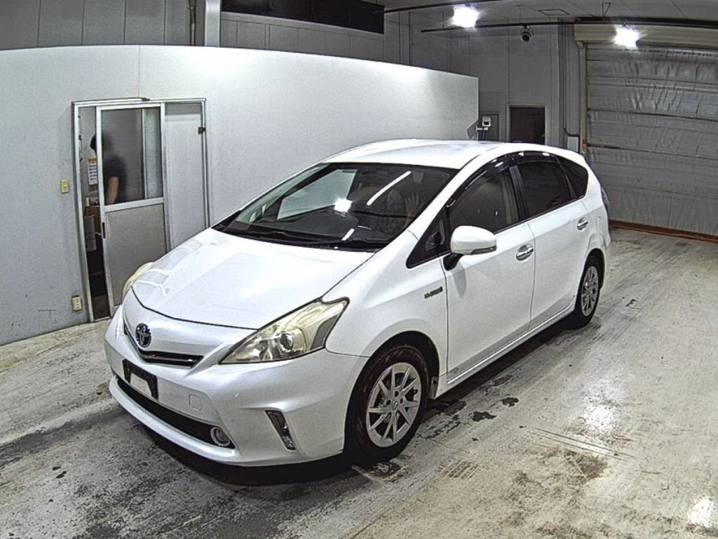 TOYOTA PRIUS ALPHA