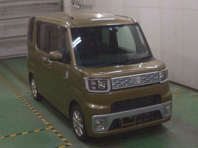 DAIHATSU WAKE