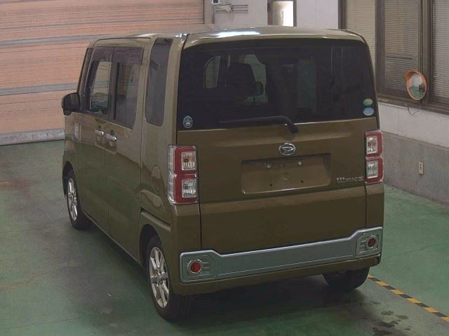 DAIHATSU WAKE