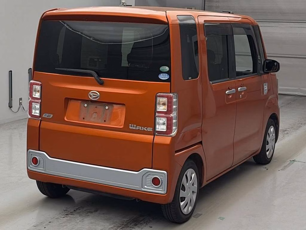 DAIHATSU WAKE