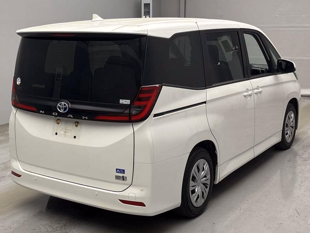 TOYOTA NOAH