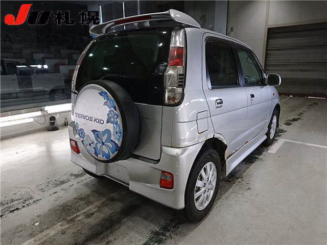 DAIHATSU TERIOS KID