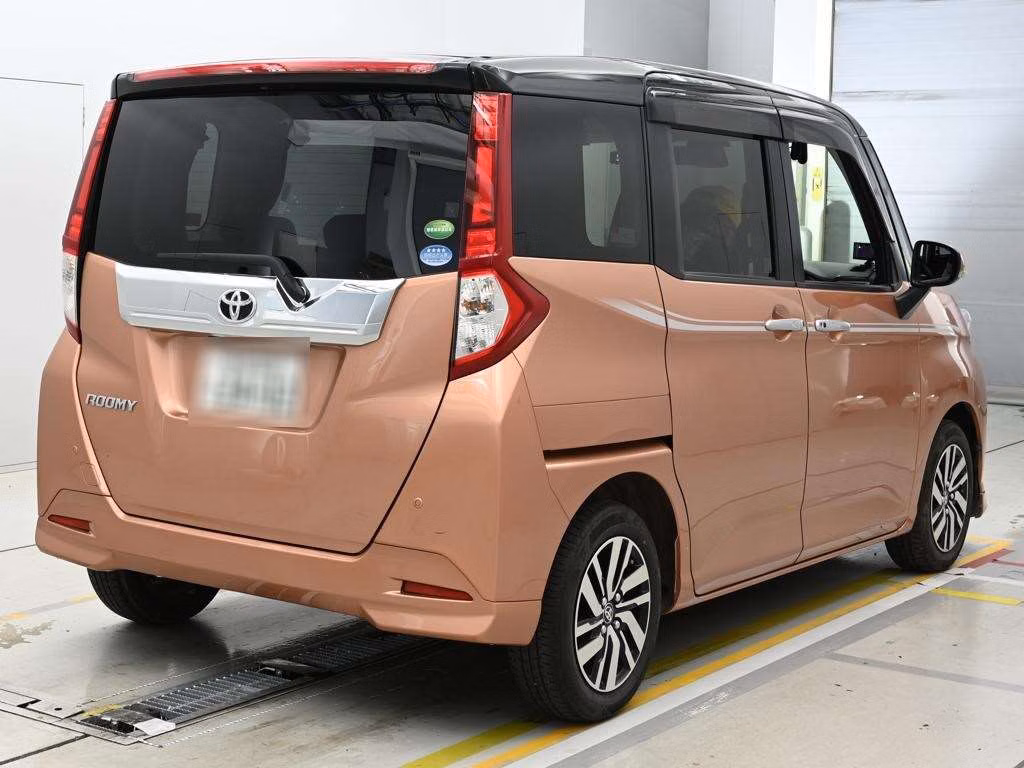 TOYOTA ROOMY