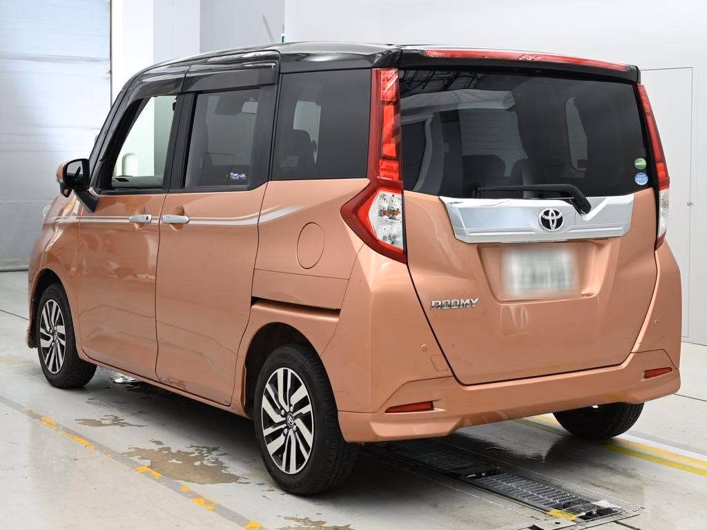 TOYOTA ROOMY