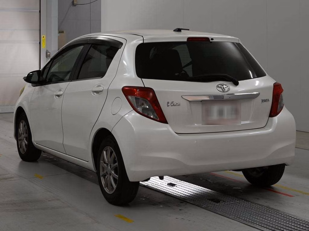 TOYOTA VITZ