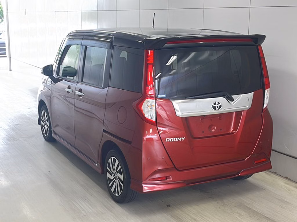 TOYOTA ROOMY