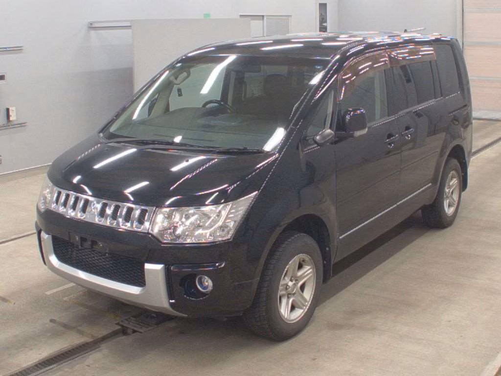 MITSUBISHI DELICA D:5