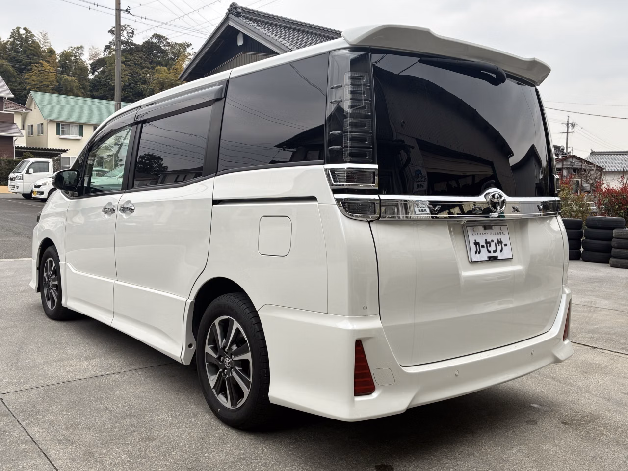 TOYOTA VOXY