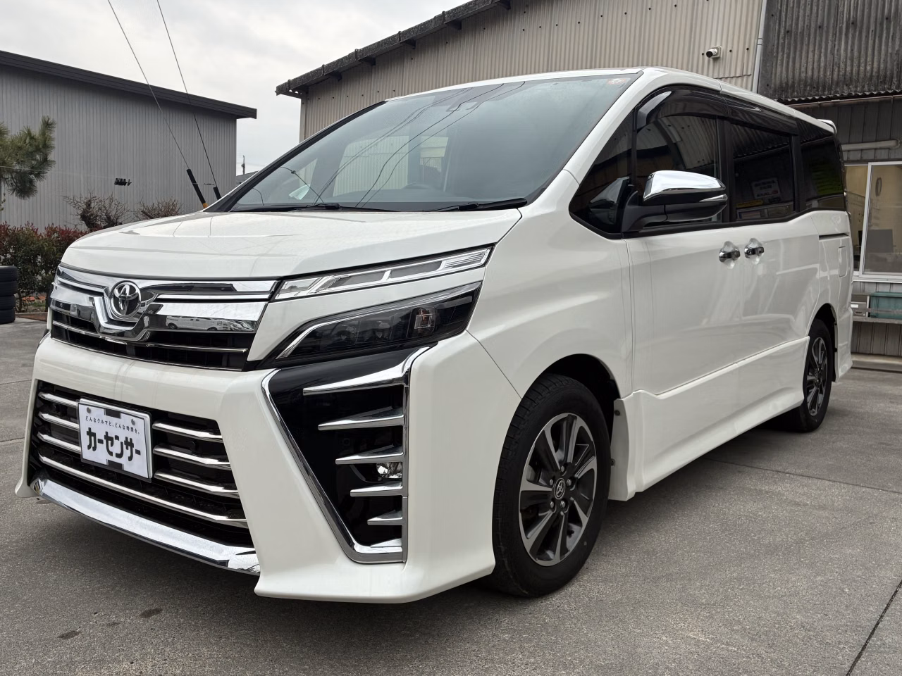 TOYOTA VOXY