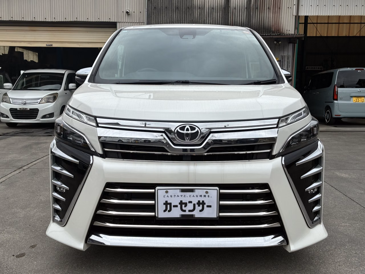TOYOTA VOXY