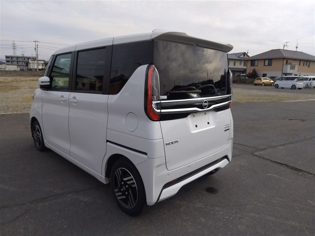 NISSAN ROOX